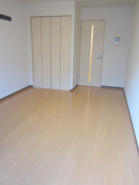 Living and room. Free is a ring of the room