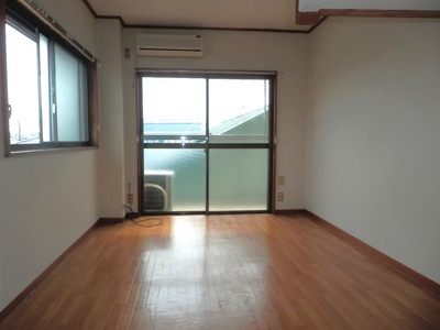 Living and room. Two windows, Bright studio in the two-sided lighting