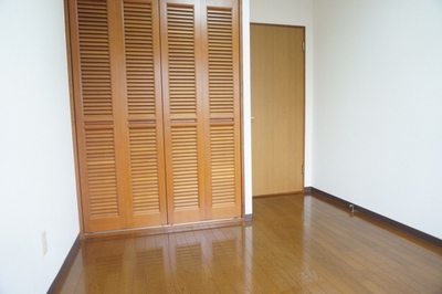 Living and room. 5.2 Pledge of Western-style