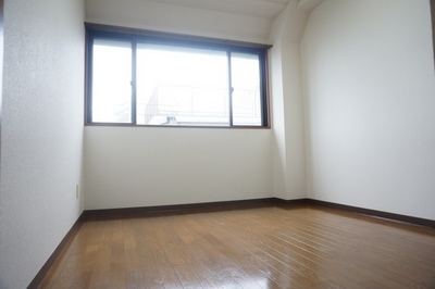 Living and room. 5.2 Pledge of Western-style