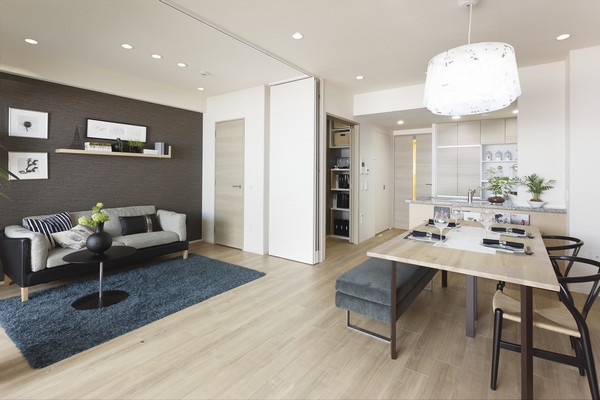 Creating a spacious living space of about 16 tatami mats than the combined Akehanatsu the "Wall door" and LD and Western (3)