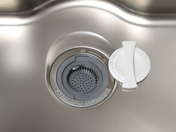 Kitchen.  [disposer] In bamboo to operate to put the garbage in the drainage port, You can easily pulverized garbage.