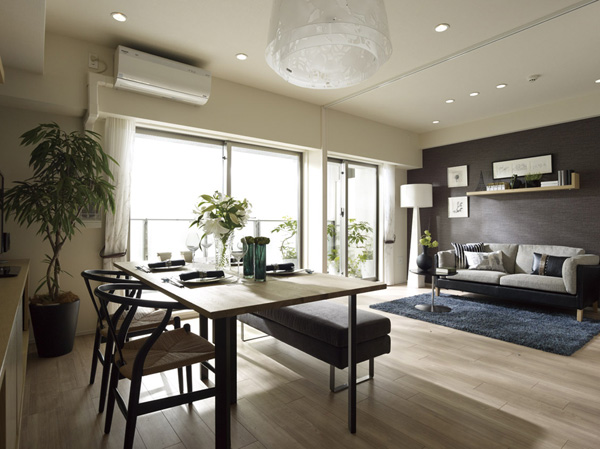 Living.  [Living Dining]  ※ Following publication photograph of, J type model room (model room plan, Some free of charge select ・ Including a paid option (both application deadline Yes). )