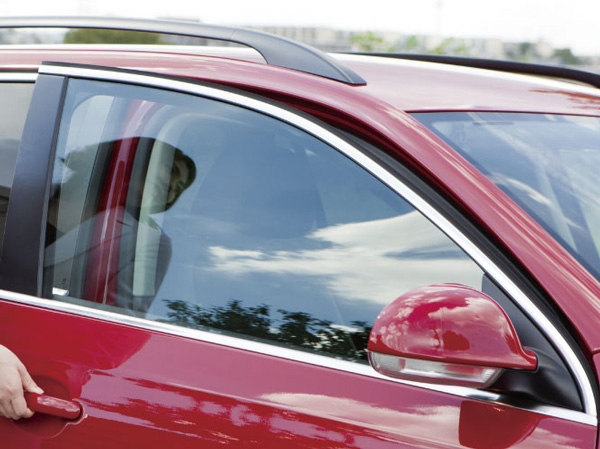 Shared facilities.  [Car sharing] You can use the car only or when a short period of time necessary. Efficiently by sharing, To achieve the eco-friendly living. (Reference photograph) ※ There is a convention is to use. For more information, please contact the person in charge.