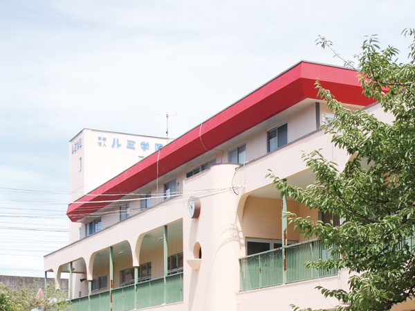 Surrounding environment. Rumi kindergarten (about 320m ・ 4-minute walk). Support the growth of the child, small ・ Junior high school, Kindergarten Everything is also a big attraction for a within a 10-minute walk.