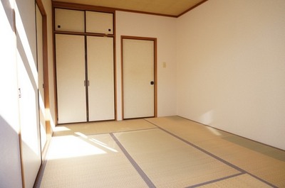 Living and room. Japanese-style room 6 quires