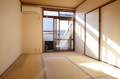 Living and room. 6 is a Pledge of Japanese-style room