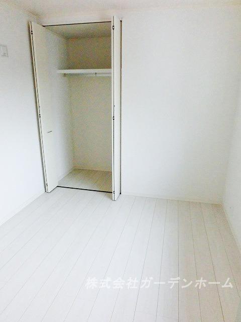 Non-living room. ■ Storage capacity is also boasts of Western-style ■