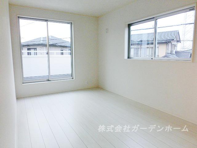 Non-living room. ■ Drenched light of the sun and Sansan, Bright Western-style ■