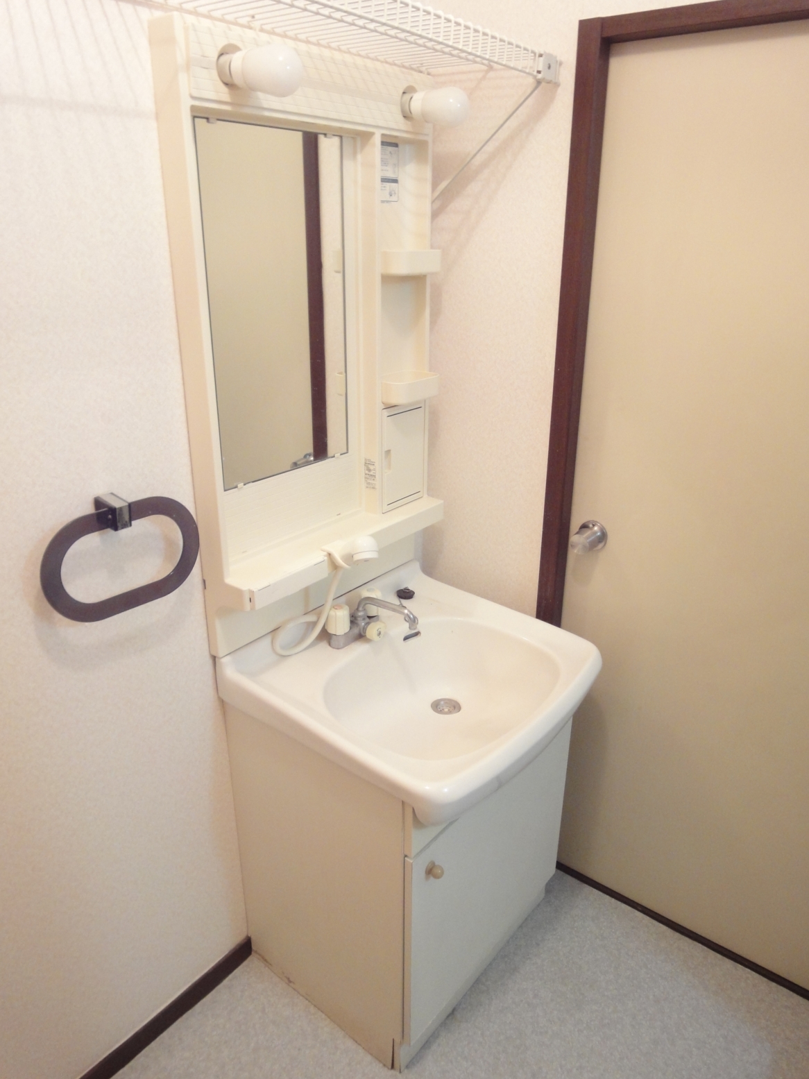 Washroom. Basin dressing room with a Laundry Area