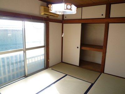 Living and room. There closet