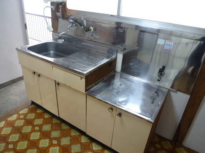 Kitchen. Gas stove is installed Allowed Kitchen