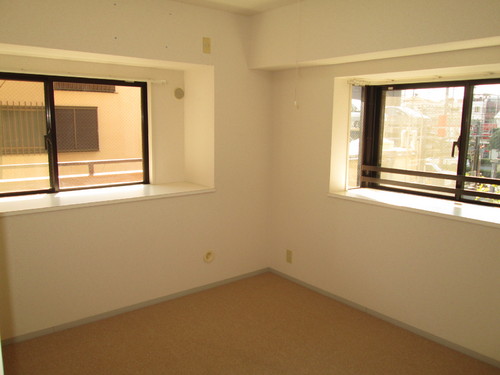 Entrance. Western-style (about 5.0 tatami mats)