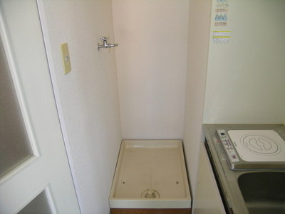 Other Equipment. It is convenient Washing machine in the room and think about the flow line of the housework