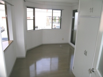 Living and room. 2 Kaikaku room! It is a two-sided lighting!