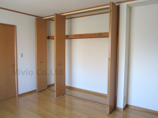 Receipt. Storage space with depth