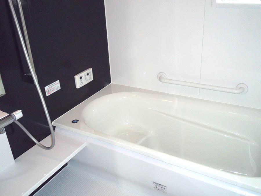 Bathroom. Was building completed. Such as the actual image from per yang, We have to wait all the time so you can see directly. 