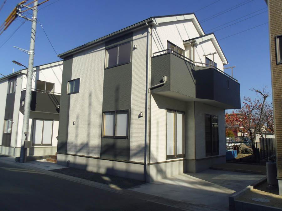 Local photos, including front road. 4 Building Was building completed. Such as the actual image from per yang, We have to wait all the time so you can see directly. 