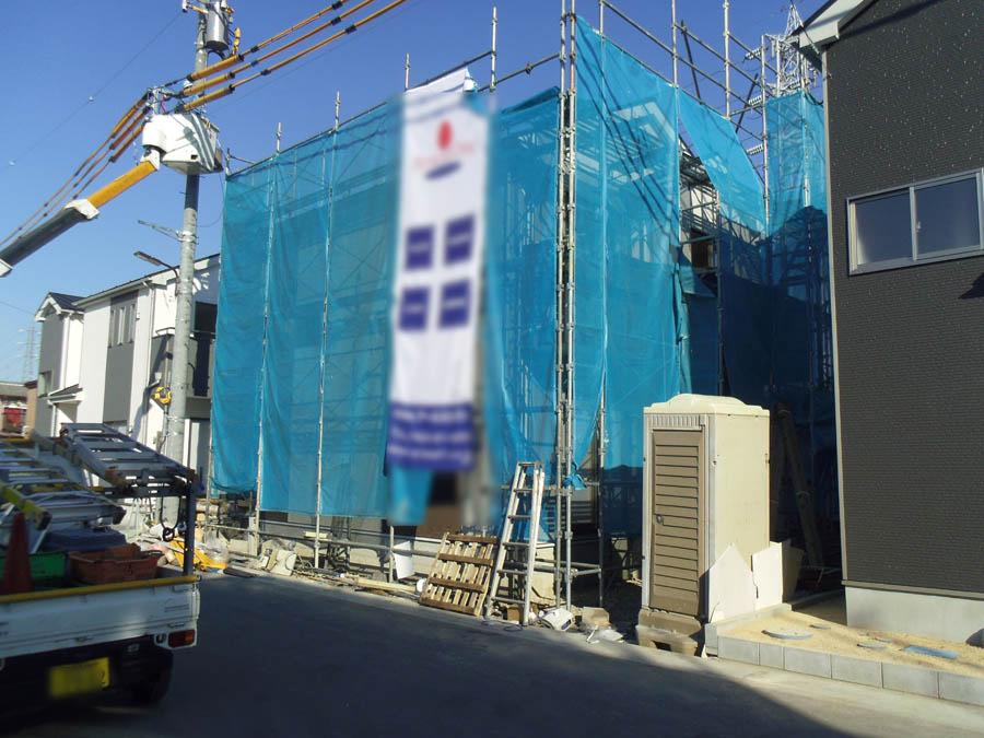 Local photos, including front road. 6 Building Was building completed. Such as the actual image from per yang, We have to wait all the time so you can see directly. 