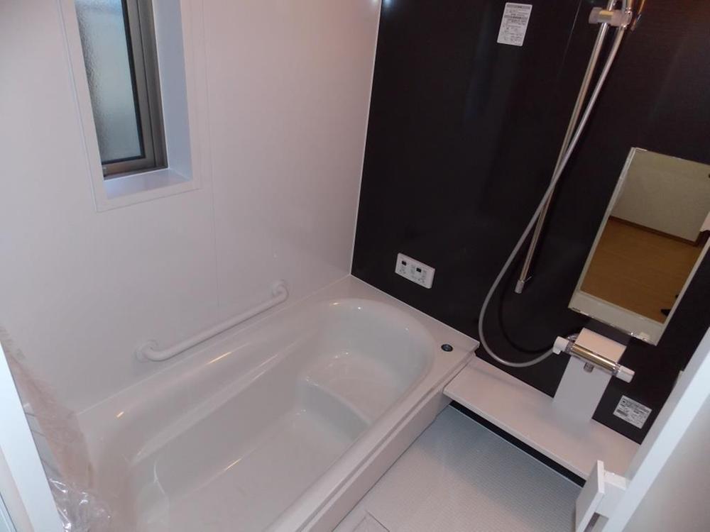 Bathroom. Building 2