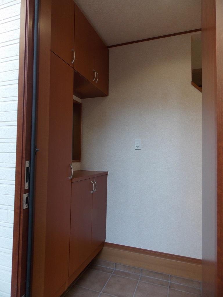 Entrance. Building 2