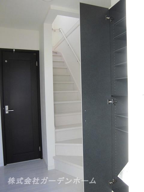 Entrance. Beautiful entrance to greet the main