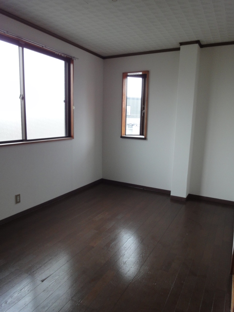 Living and room. 6 Pledge of Western-style