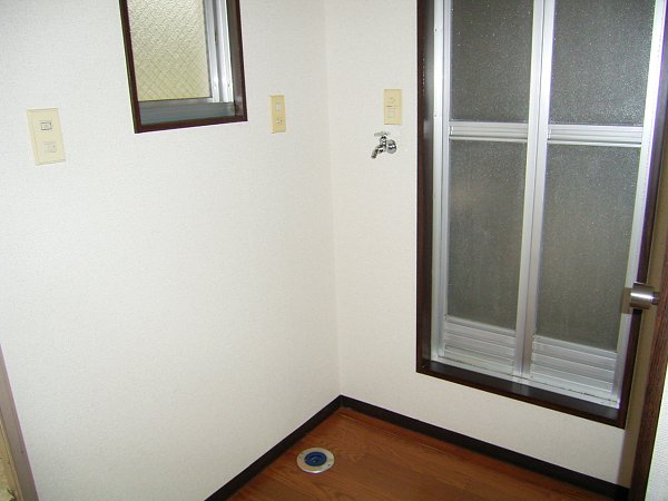 Other room space. Laundry Area