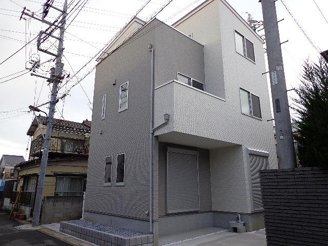 Local appearance photo. Local (12 May 2013) Shooting