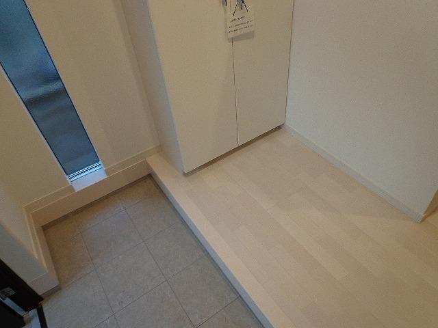 Entrance. Local (12 May 2013) Shooting