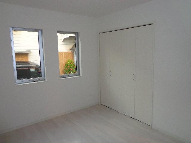 Non-living room. Indoor (12 May 2013) Shooting