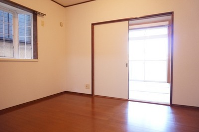 Living and room. Western-style is a 6-tatami rooms.