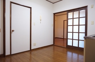 Living and room. Western-style is a 6-tatami rooms.