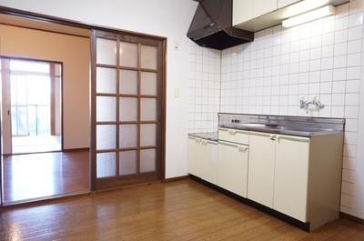 Kitchen. Gas stove is installed Allowed Kitchen