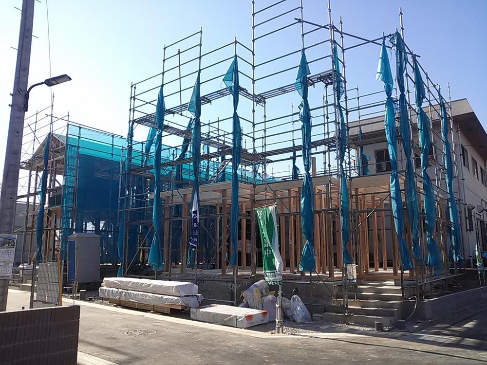 Local appearance photo. Local (12 May 2013) Shooting