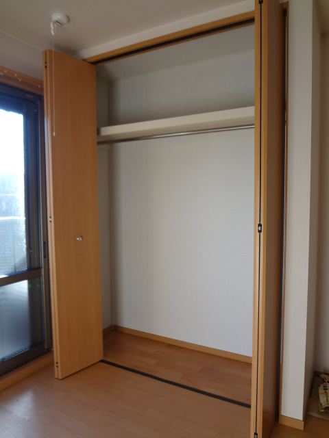 Receipt. Is a closet exerted also long coat