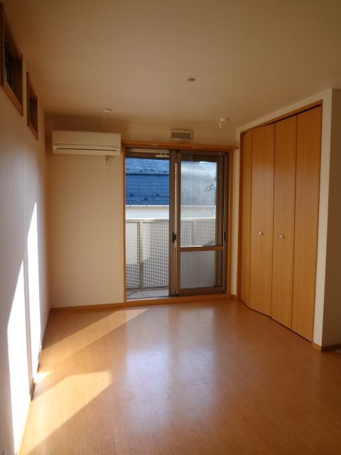 Living and room. Air conditioning 1 groups with