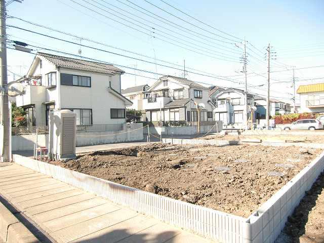 Local photos, including front road. South 8m × west 4.6m public road! Clean streets! Quiet living environment! Local 1 Building (November 2013) Shooting