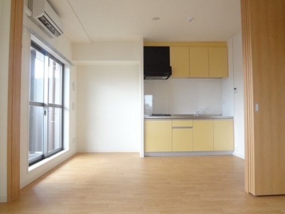 Living and room. South is facing