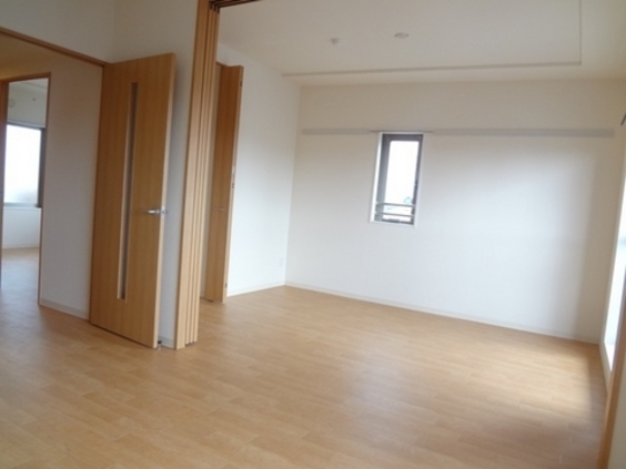 Living and room. Because the corner room there is a window to the east side