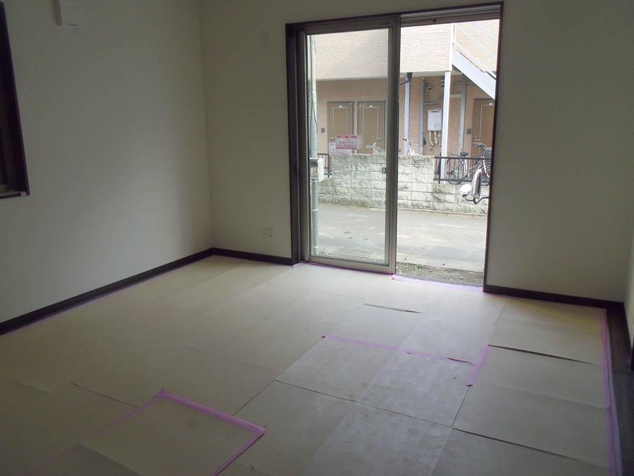 Living. Was building completed. Such as the actual image from per yang, We have to wait all the time so you can see directly. 