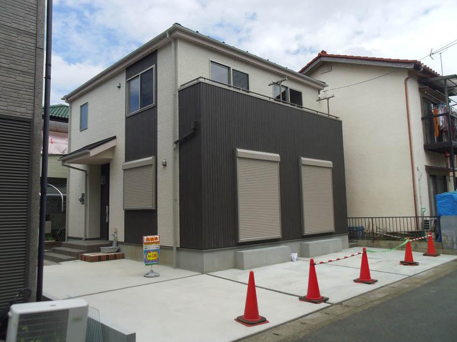 Local photos, including front road. Was building completed. Such as the actual image from per yang, We have to wait all the time so you can see directly. 