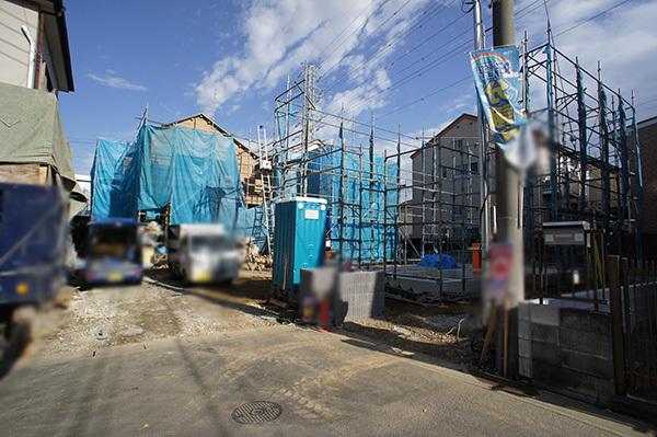 Local photos, including front road. Carefree child-rearing in a quiet residential area