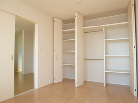 Living and room. Western-style 6 Pledge