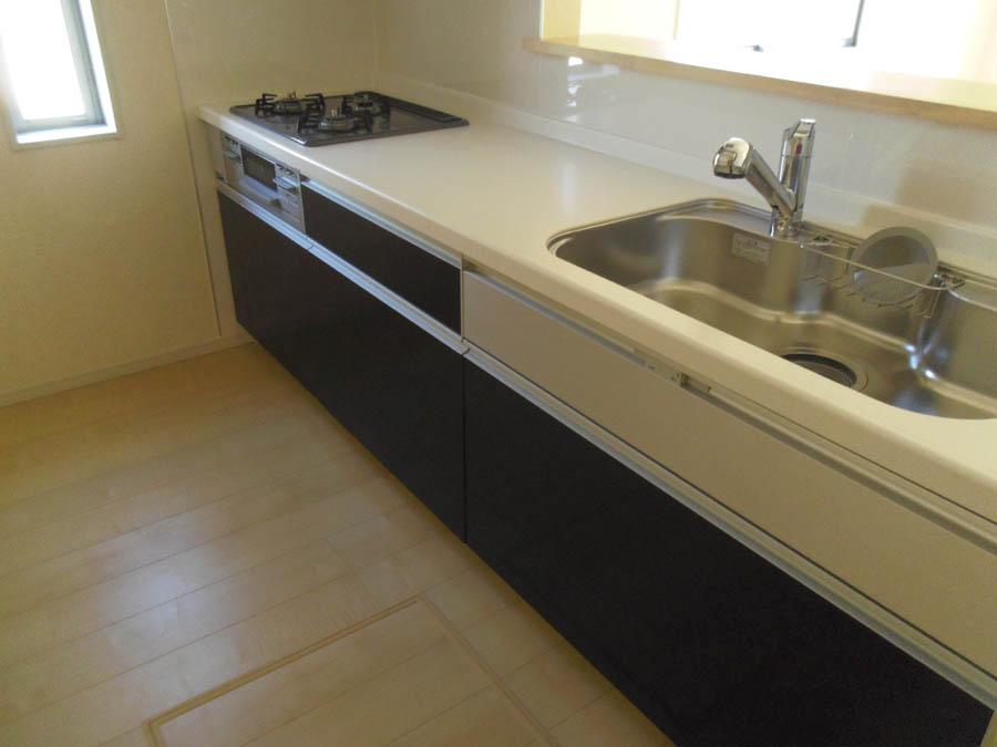 Kitchen. Was building completed. Such as the actual image from per yang, We have to wait all the time so you can see directly.