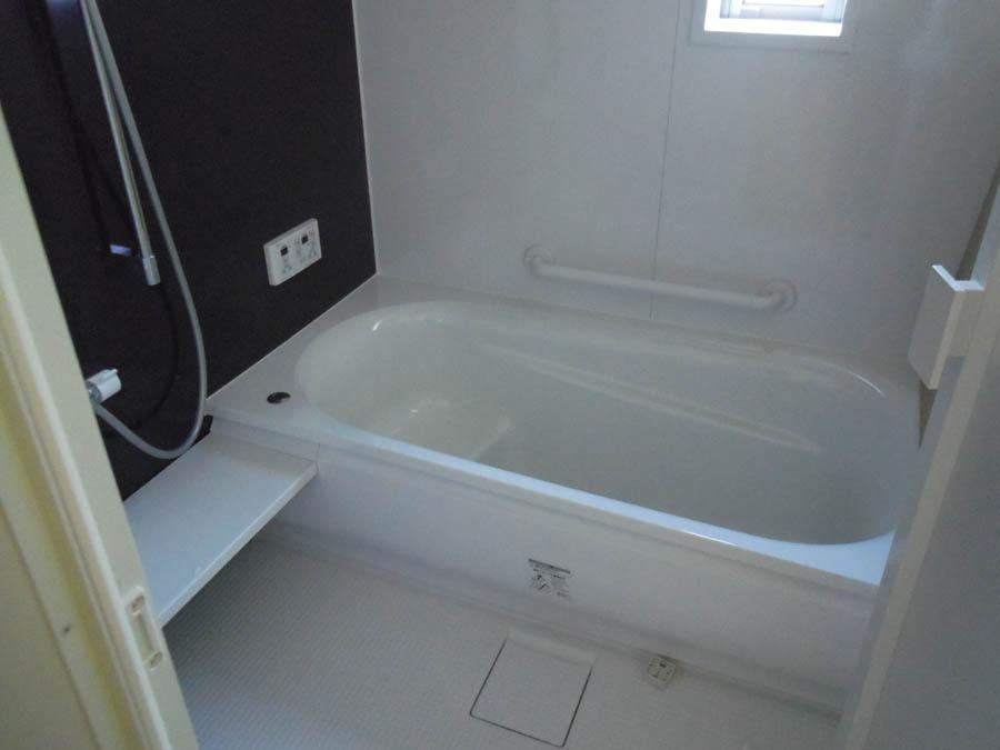 Bathroom. Was building completed. Such as the actual image from per yang, We have to wait all the time so you can see directly.