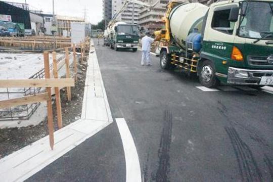 Local photos, including front road. Contact surface road