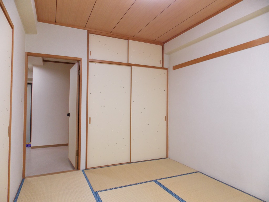 Other room space. Japanese-style room 6 quires
