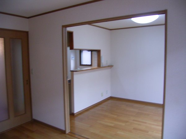 Living and room. Spacious space you open an opening in the barrier-free