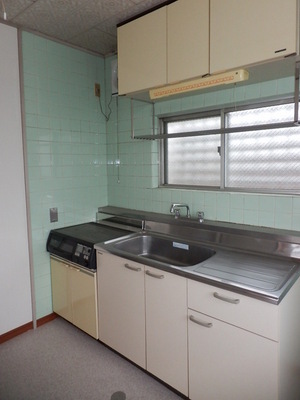 Kitchen. Cleaning is also simple IH cooking heater!